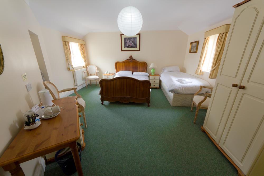 The White Hart 2*
