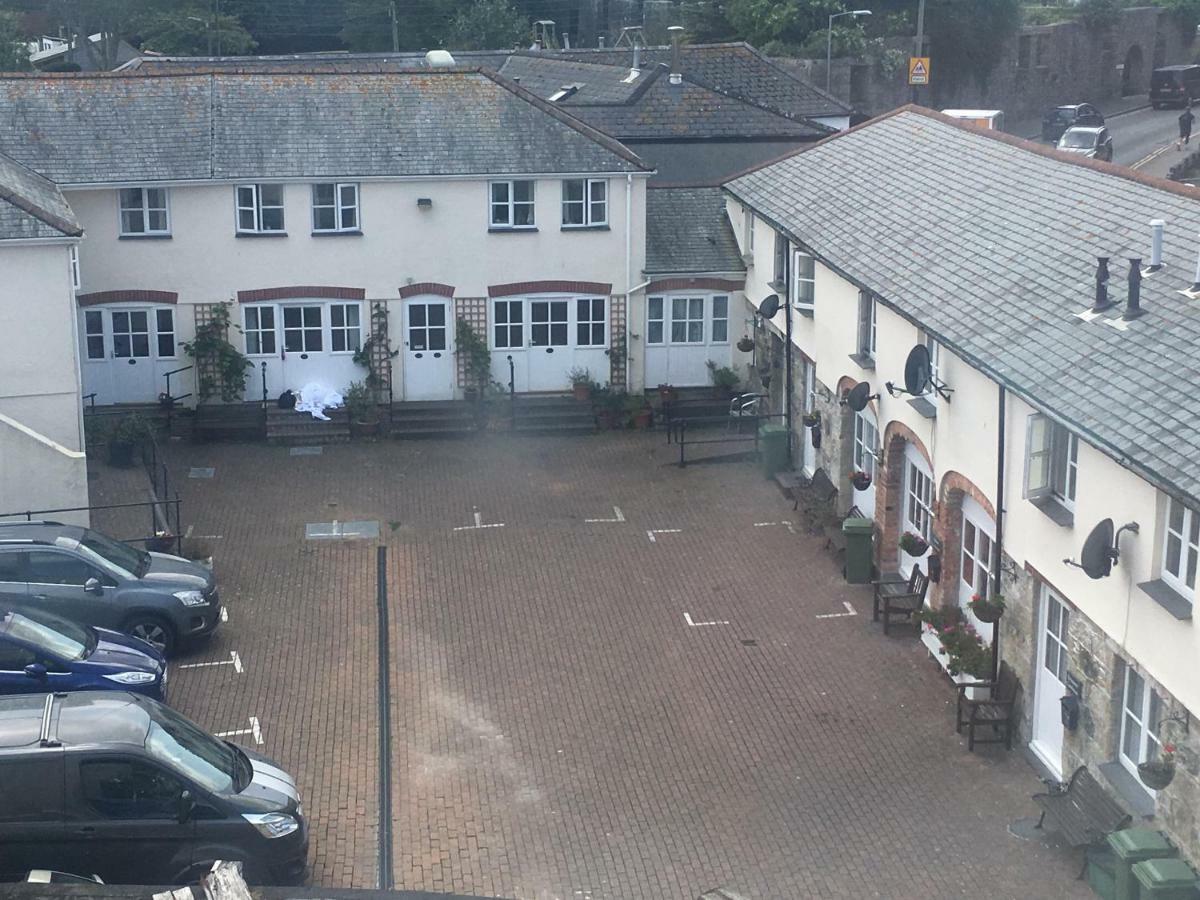 The White Hart